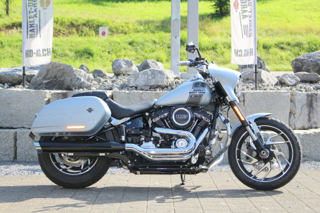 HARLEY-DAVIDSON FLSB 1745 Softail Sport Glide 107 Custom Modèle démo