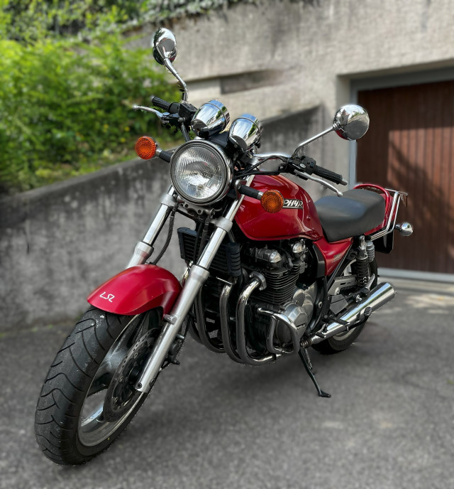 KAWASAKI ZR-7 Naked Occasion