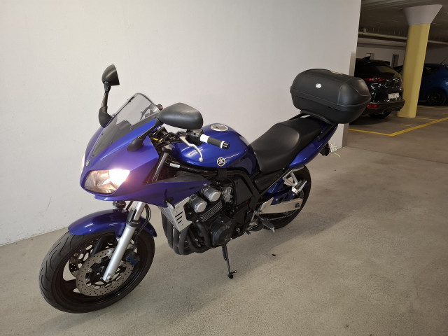 YAMAHA FZS 600 Fazer Touring Used