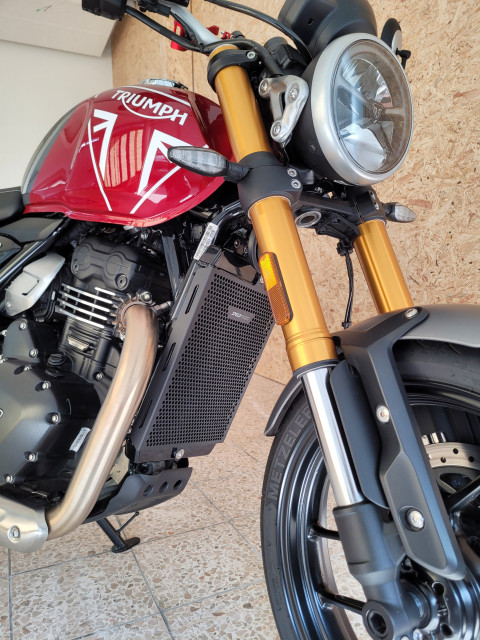 TRIUMPH Speed 400 Retro Used