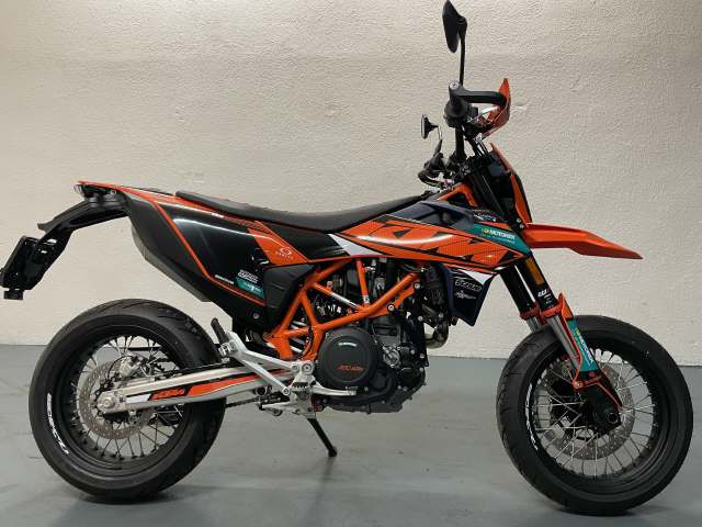 KTM 690 SMC R Supermoto Supermoto Moto nuova