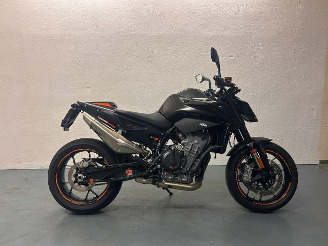 KTM 890 Duke Naked Usato