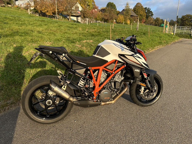KTM 1290 Super Duke R Naked Occasion