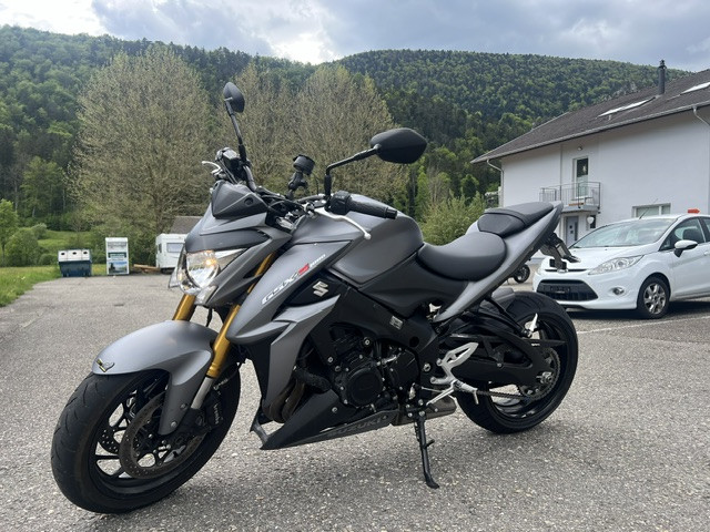 SUZUKI GSX-S 1000 A Street Performance Naked Vorführfahrzeug