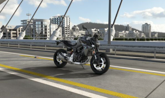 BMW F 900 R A2 Triple Black Naked Neufahrzeug