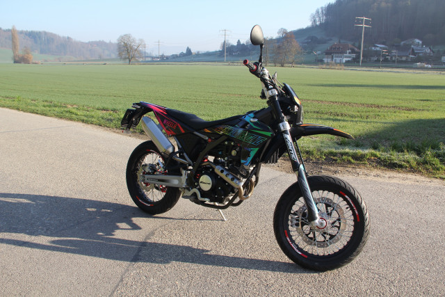 FANTIC MOTOR XMF 125 Supermoto Neufahrzeug