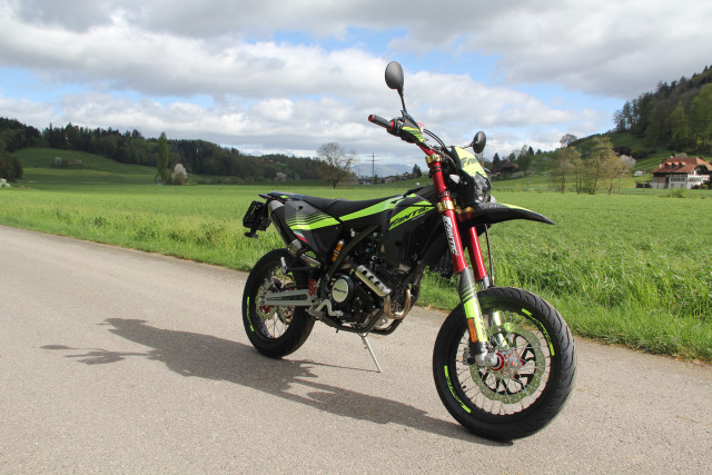 FANTIC MOTOR XMF 125 Supermoto Neufahrzeug