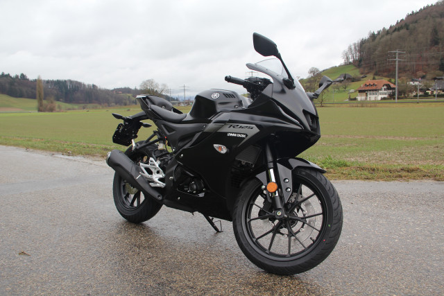 YAMAHA YZF R125 Sport Moto nuova