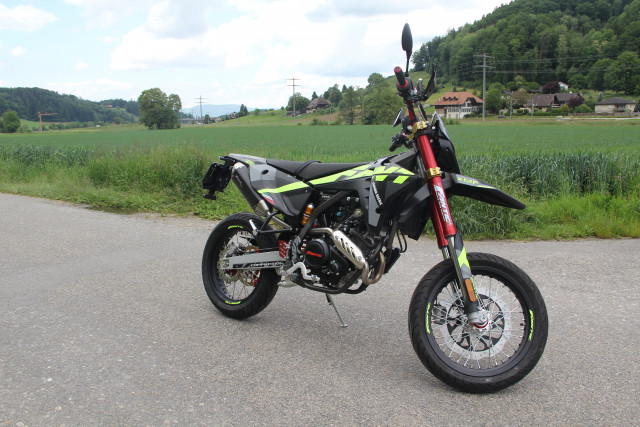 FANTIC MOTOR XMF 125 Supermoto Moto neuve