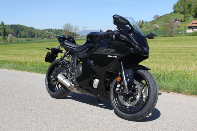YAMAHA R7 Sport Neufahrzeug YAMAHA R7 Sport Neufahrzeug