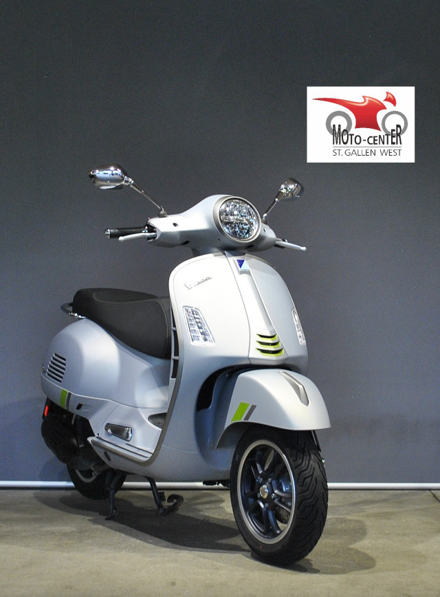 PIAGGIO Vespa GTS 125 Scooter Usato