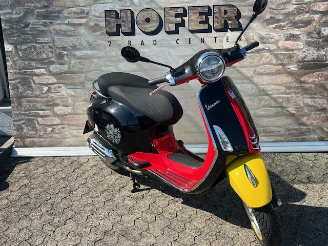 PIAGGIO Vespa Primavera 125 Disney Mickey Mouse Edition Roller Neufahrzeug PIAGGIO Vespa Primavera 125 Disney Mickey Mouse Edition Roller Neufahrzeug
