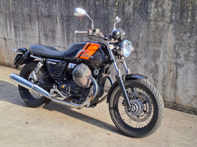 MOTO GUZZI V7 II Special Retro Usato