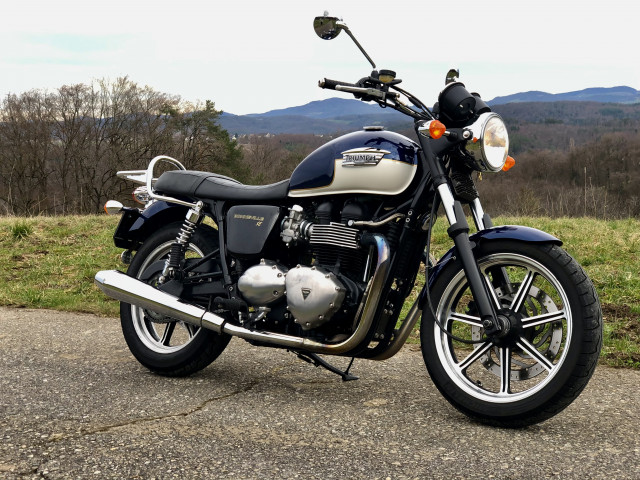 TRIUMPH Bonneville 900 Retro Used