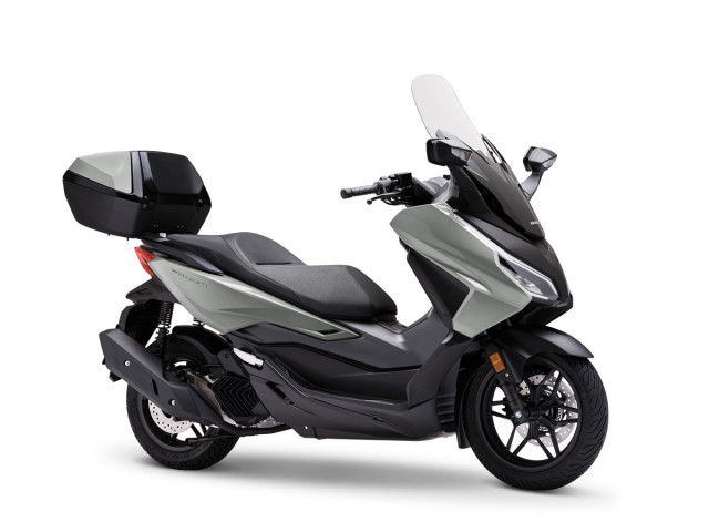 HONDA NSS 125 Forza Smart Top Box Roller Neufahrzeug