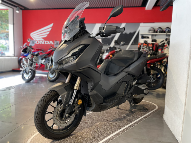 HONDA ADV 350 Roller Occasion