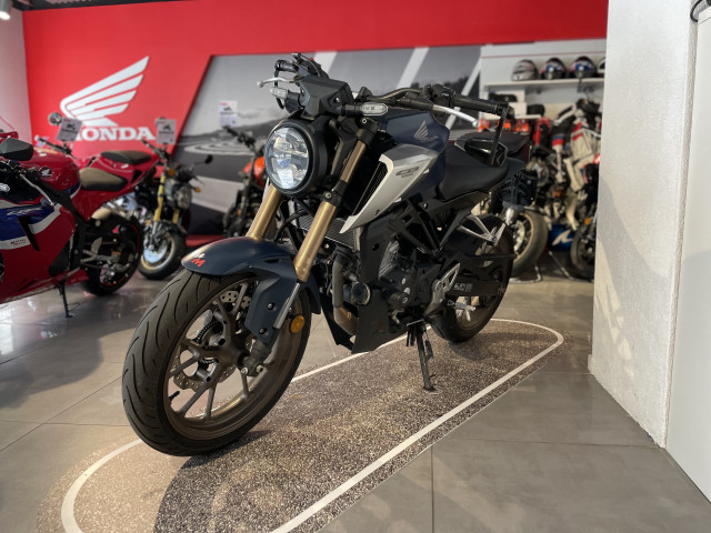 HONDA CB 125 R Naked Occasion