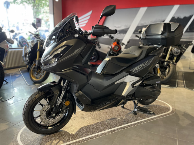 HONDA ADV 350 Roller Occasion