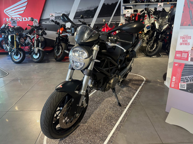 DUCATI 696 Monster Naked Occasion