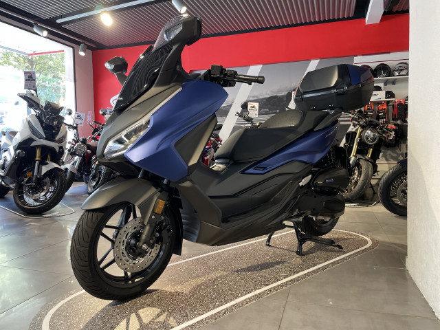 HONDA NSS 125 Forza Smart Top Box Roller Occasion