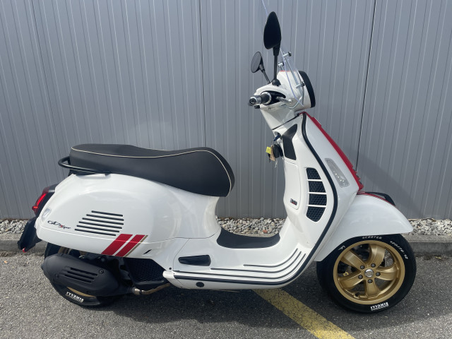 PIAGGIO Vespa GTS 125 Super Racing Sixties Roller Occasion