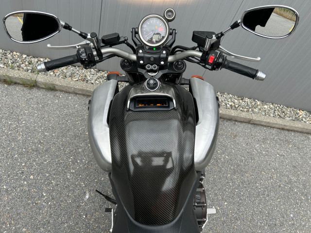 YAMAHA VMX 1700 V-Max Carbon Neufahrzeug – Bild 13