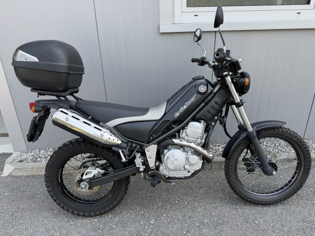 YAMAHA XG 250 Tricker Occasion