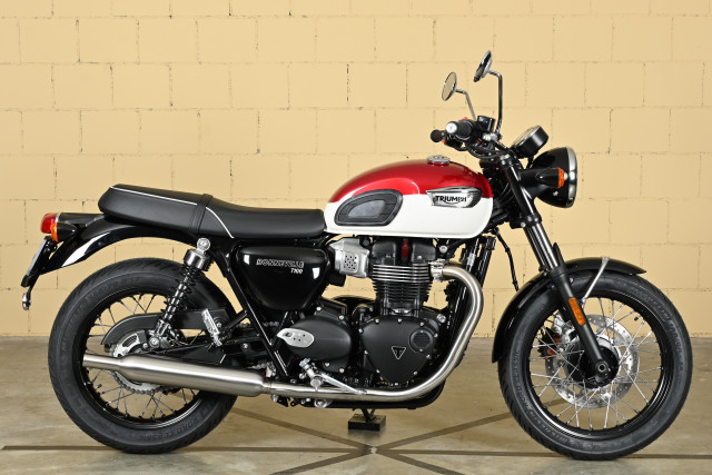 TRIUMPH Bonneville T100 Retro Neufahrzeug