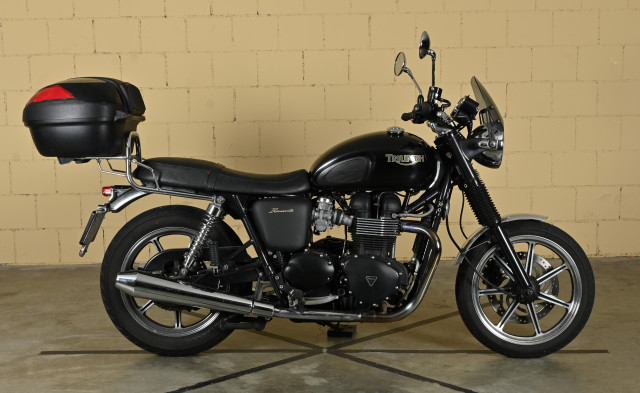 TRIUMPH Bonneville 900 Retro Usato