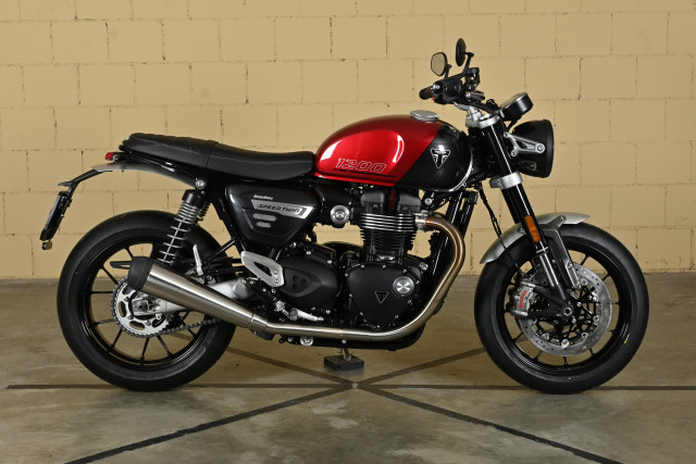 TRIUMPH Speed Twin 1200 Retro Moto nuova