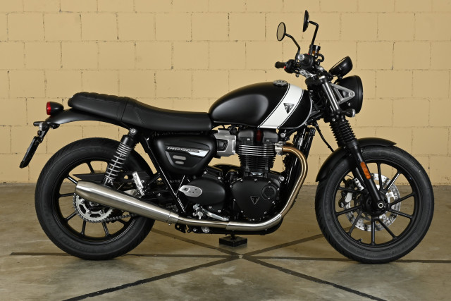 TRIUMPH Speed Twin 900 Retro Neufahrzeug