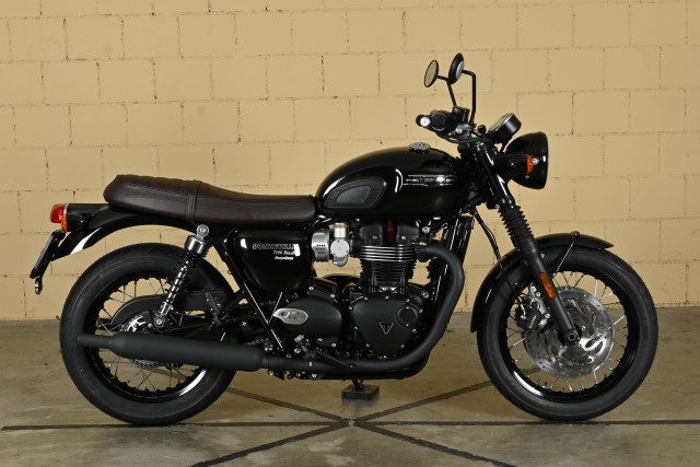 TRIUMPH Bonneville T120 Black Retro Neufahrzeug