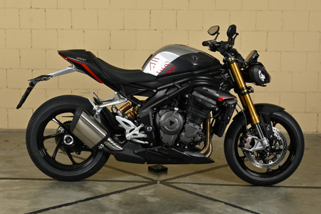 TRIUMPH Speed Triple 1200 RS Akrapovic Naked Vorführfahrzeug