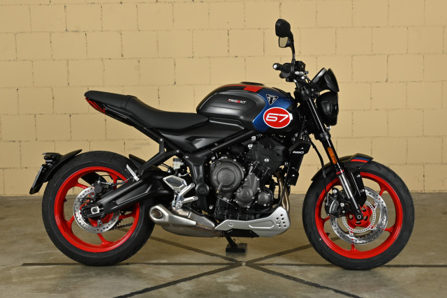 TRIUMPH Trident 660 Triple Tribute Edition Naked Neufahrzeug