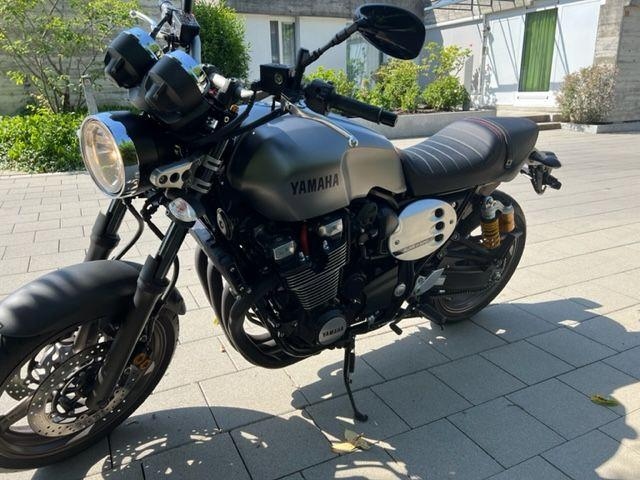 YAMAHA XJR 1300 Retro Usato