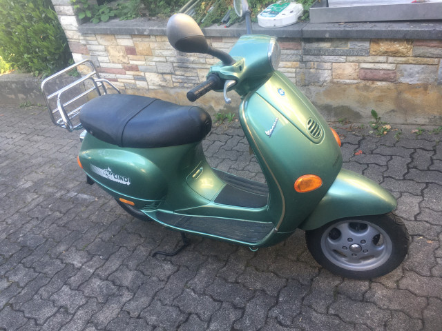 PIAGGIO Vespa 125 ET4 Roller Occasion