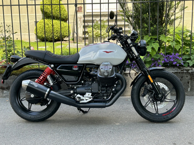 MOTO GUZZI V7 850 Stone Ten Retro Neufahrzeug