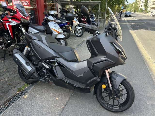 HONDA ADV 350 Roller Occasion