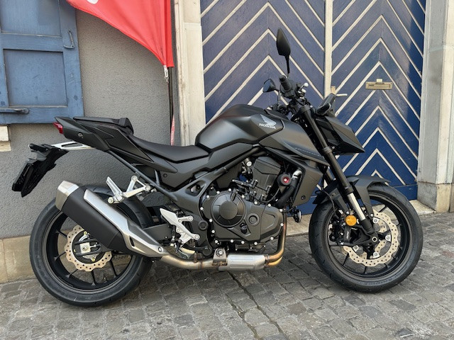 HONDA CB 750 Hornet Naked Vorführfahrzeug