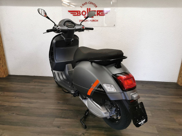 PIAGGIO Vespa GTS 300 HPE Scooter Demo vehicle