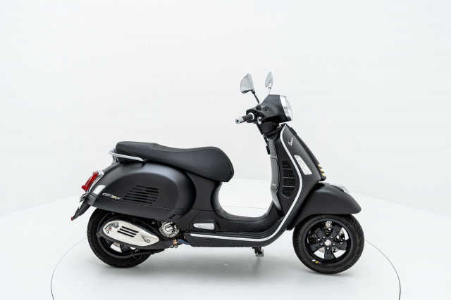 PIAGGIO Vespa GTS 300 HPE Super Tech Roller Occasion