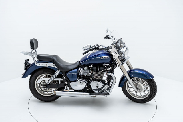 TRIUMPH America 900 Custom Occasion