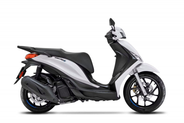 PIAGGIO Medley 125 Sport Scooter Moto nuova