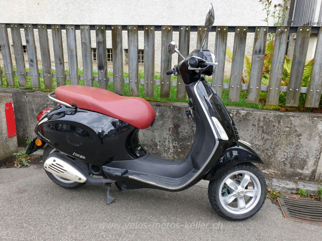 PIAGGIO Vespa Primavera 50 Roller Occasion