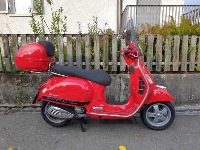 PIAGGIO Vespa GTS 250 Roller Occasion
