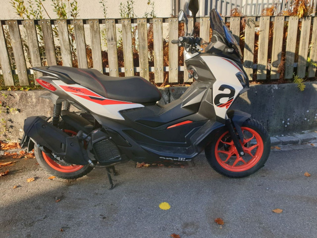 APRILIA SR GT 200 Roller Occasion