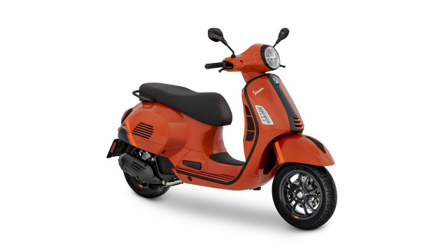 PIAGGIO Vespa GTS 125 Roller Neufahrzeug PIAGGIO Vespa GTS 125 Roller Neufahrzeug