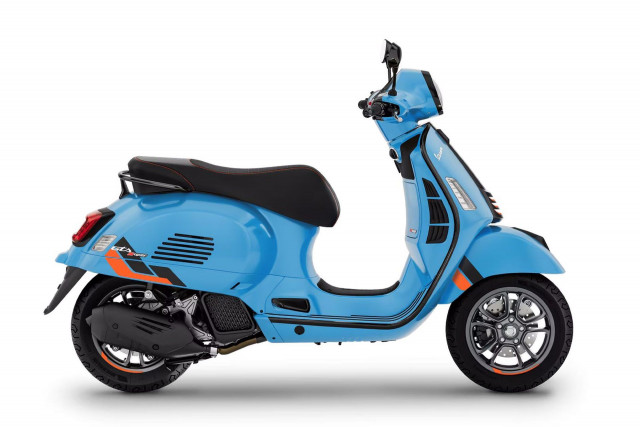 PIAGGIO Vespa GTS 125 Roller Neufahrzeug PIAGGIO Vespa GTS 125 Roller Neufahrzeug