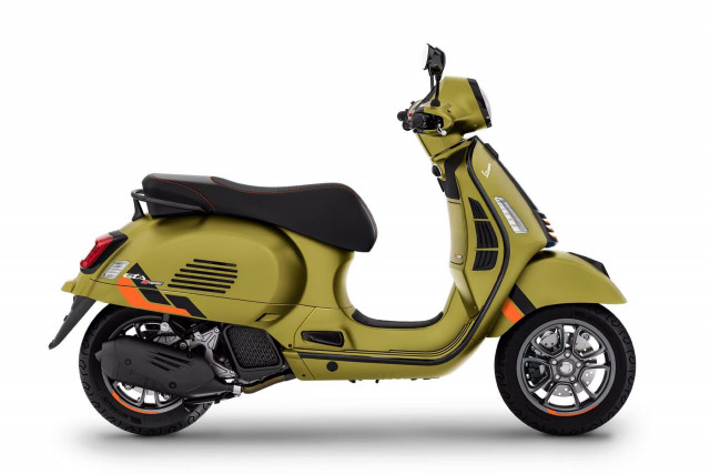 PIAGGIO Vespa GTS 125 Roller Neufahrzeug PIAGGIO Vespa GTS 125 Roller Neufahrzeug