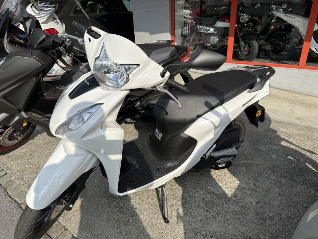 HONDA NSC 110 Vision Scooter Usato